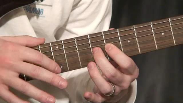 Finger Tapping - Using All 4 Fret-hand Fingers